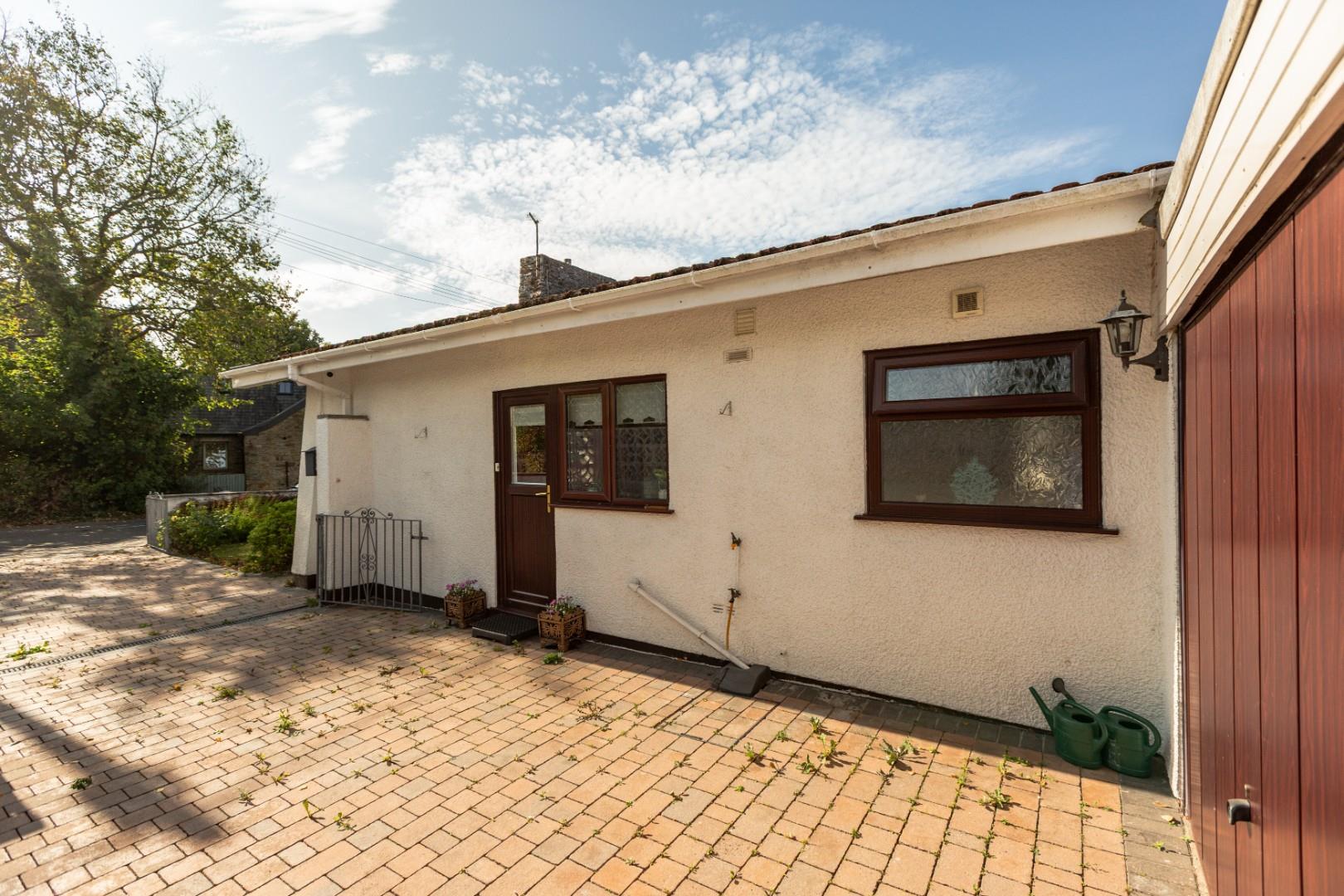 Gowerton Road, Three Crosses, Swansea, SA4 3PY